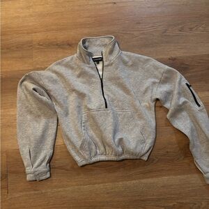Pretty Little Thing quarter zip — Small